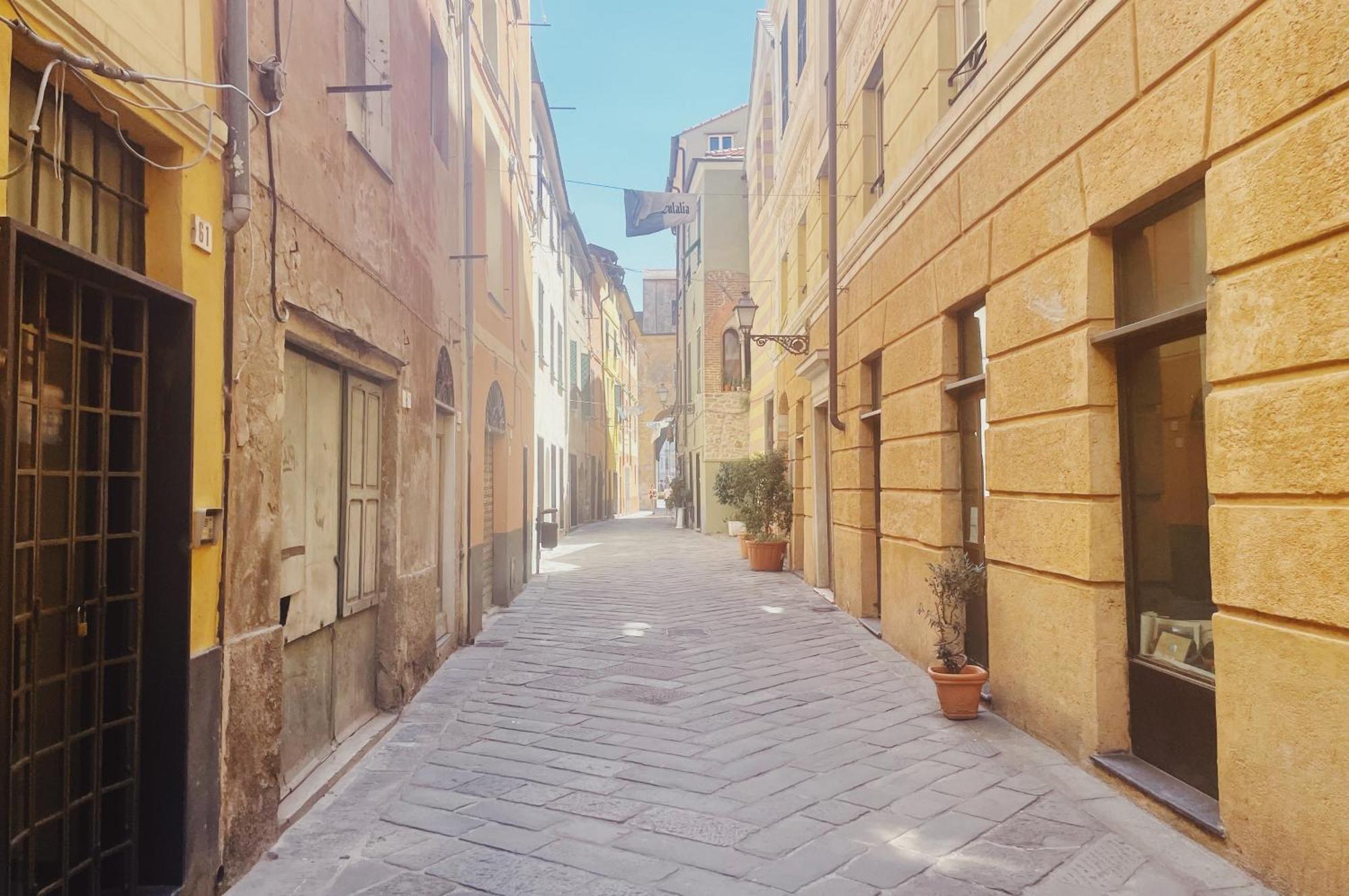 Palazzo Oddo Rental Rooms Albenga Exterior photo